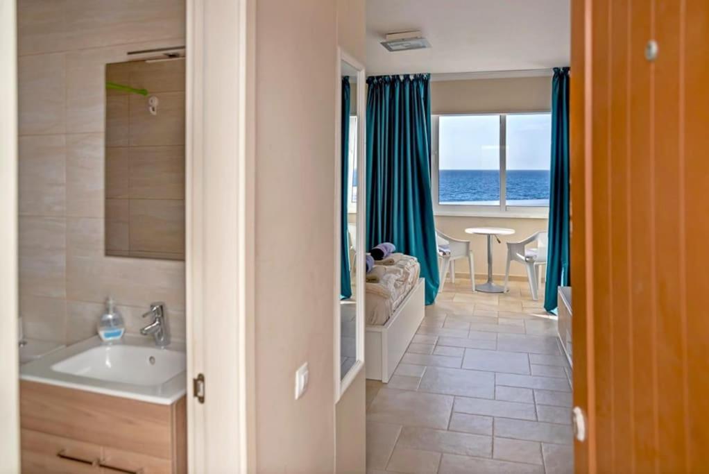 First Line Ocean View Studio Пуэрто-де-Сантьяго Экстерьер фото